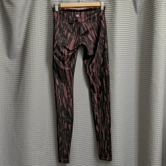 🦄 Lululemon Wunder Under Pants 4 Bordeaux Animal Print Pattern Leggings Rare - Picture 3 of 5